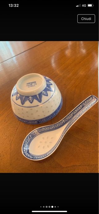 Ciotola cinese in porcellana con cucchiaio