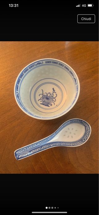 Ciotola cinese in porcellana con cucchiaio