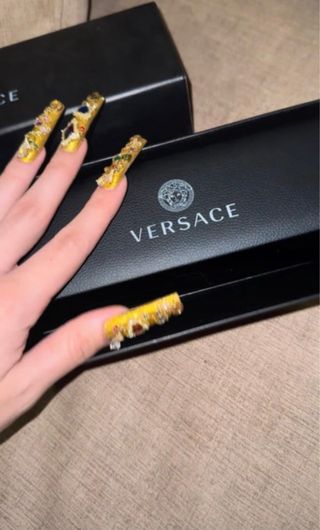 Pulsera Cristales Versace Medusa Dorada