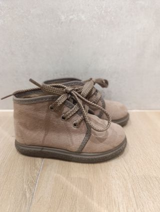 Botitas bebé Vul-Peques marrón T. 20-21