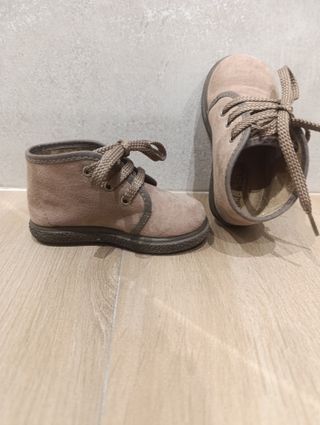 Botitas bebé Vul-Peques marrón T. 20-21