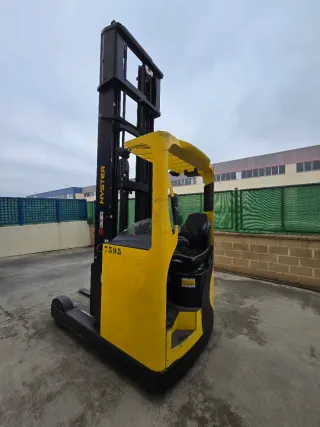 Carretilla retráctil Hyster