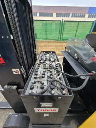 Carretilla retráctil Hyster