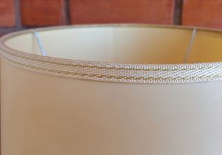 Lámpara de mesa vintage porcelana y oro