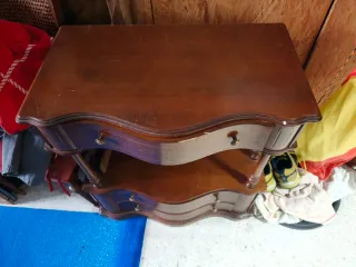 Mueble de madera con cajones