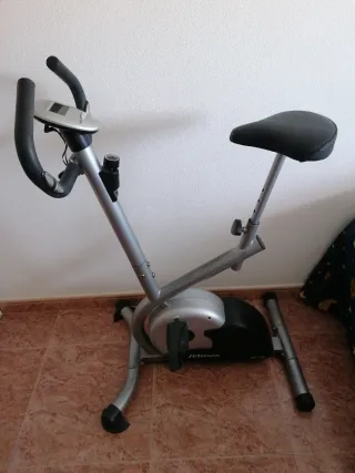 Bicicleta estática con pantalla Entrega en mano
