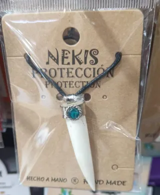 Colgante Nekis Cuerno con Piedra Turquesa