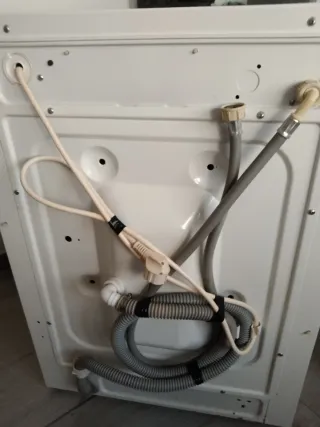 Lavadora blanca frontal