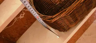 CESTA DE MIMBRE CON ASA.