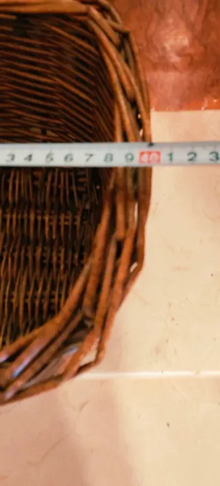 CESTA DE MIMBRE CON ASA.