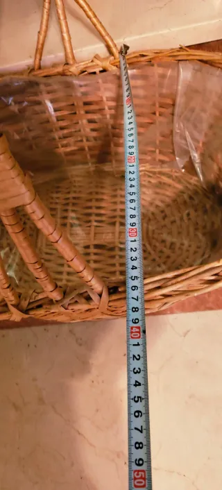 CESTA DE MIMBRE CON ASA.