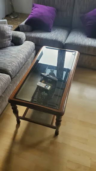 Tavolo da centro in legno e vetro