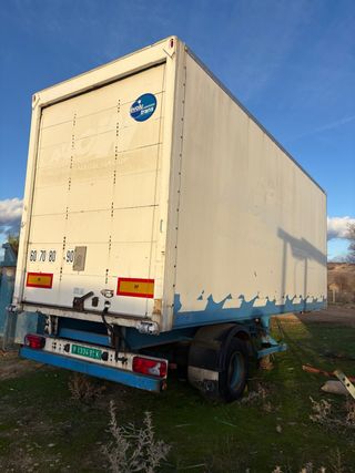 Semirremolque Kühne-Nagel