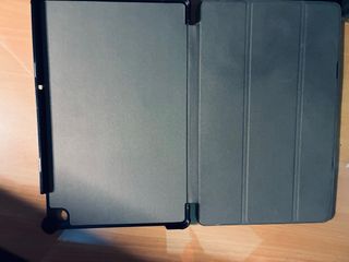 Lenovo Tab M10 Plus sin estrenar......regalo funda