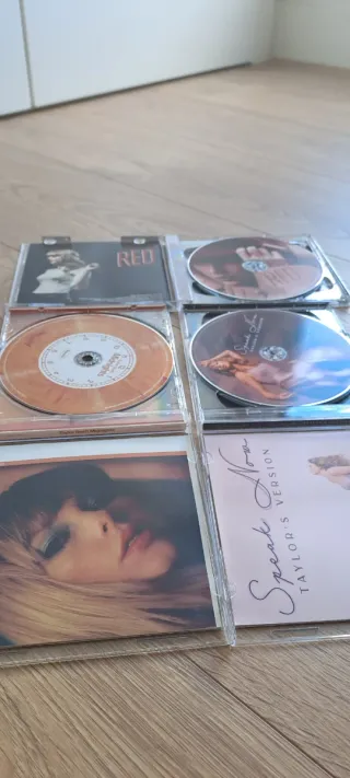 3 CDs Taylor Swift