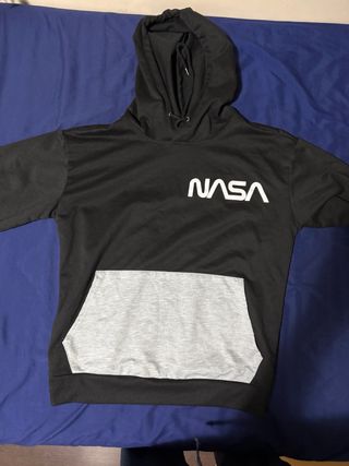 Felpa con cappuccio NASA nera e grigia