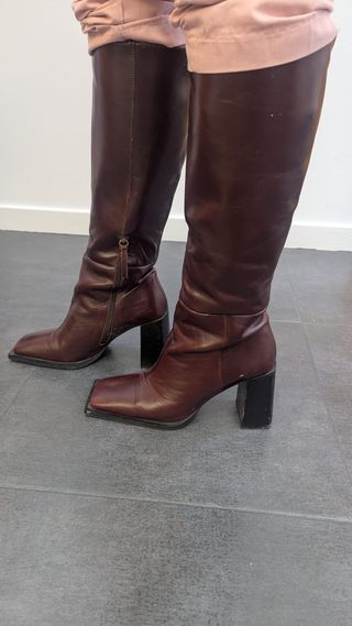 Botas altas de piel con cremallera