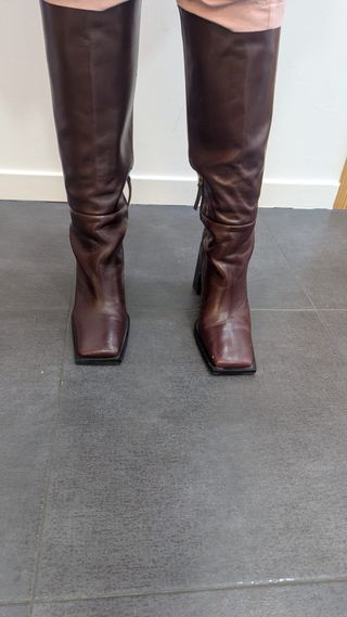 Botas altas de piel con cremallera