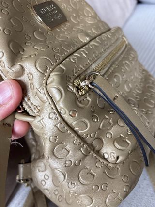 Mochila Guess dorada mini