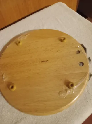 Pieza redonda madera con aplique uvas metal