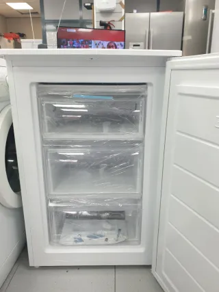 Congelador Vertical 3 Cajones Nuevo con Tara