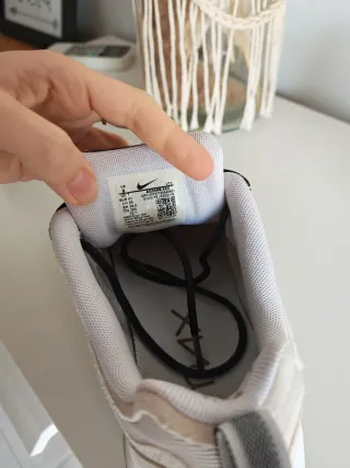 Nike Air Max 200 Beige y Dorado