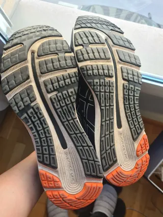 Tenis Asics Gel Cumulus Morado/Negro