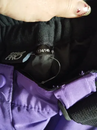 Pantalón de esquí morado con tirantes