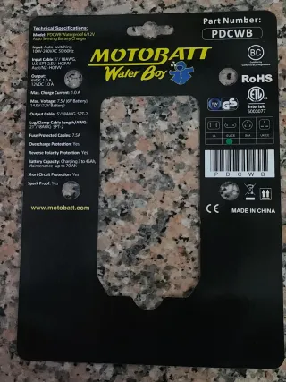 Cargador y Mantenedor Batería Motobatt PDCWB