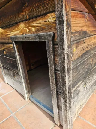 Caseta para perro grande de madera