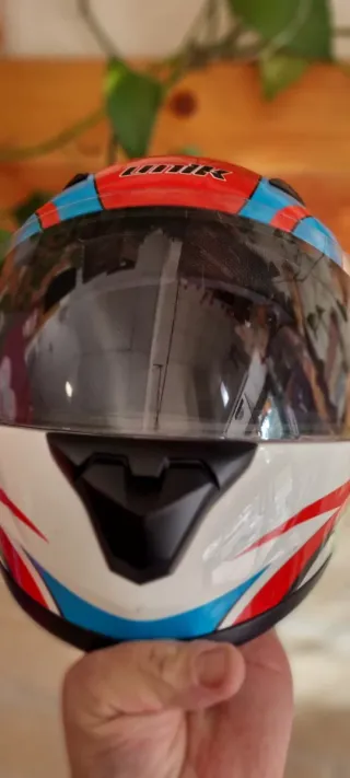 Casco infantil con diseño de payaso