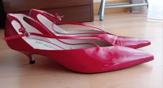 Zapatos de vestir rojos, tacón de 4cm (Zara)