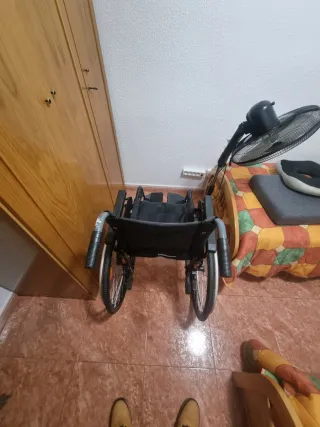 Silla de ruedas plegable