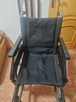 Silla de ruedas plegable