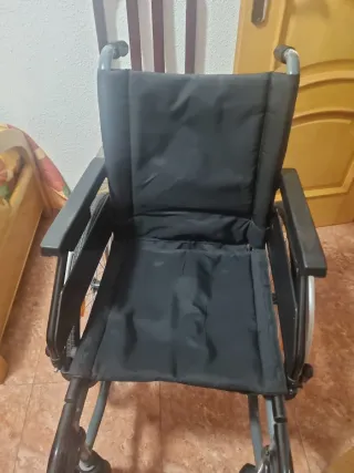 Silla de ruedas plegable