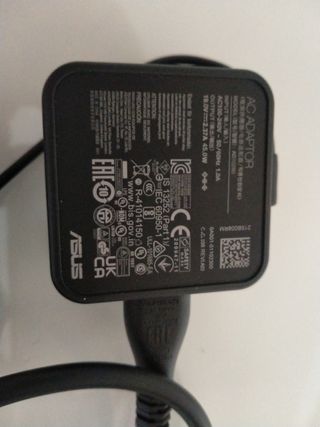 Cargador Asus Negro