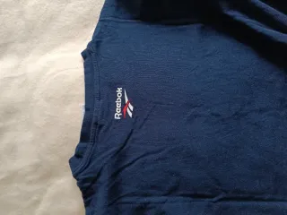 Camiseta manga larga, talla L marca Reebok