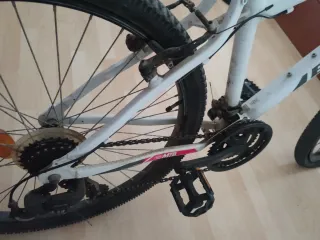 Bicicleta B'TWIN MTB Blanca