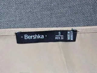 Top lencero Bershka beige y negro