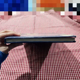 Las tres mellizas cada noche un cuento