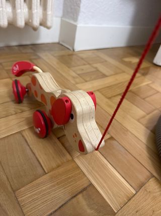 Perrito Pepe de madera para tirar