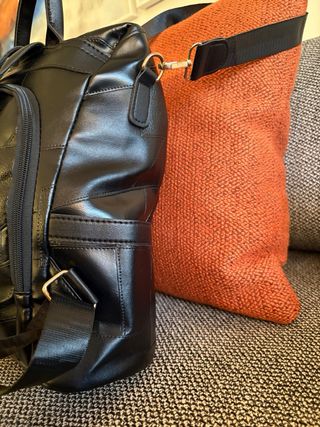 Zaino antifurto similpelle nero nuovo