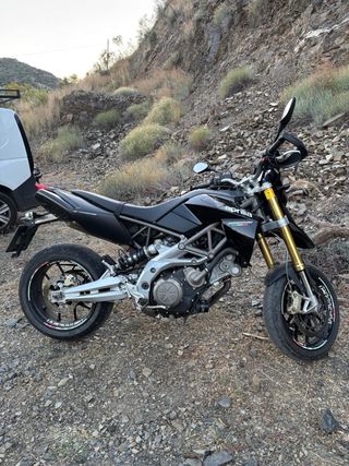 Aprilia Dorsoduro 750