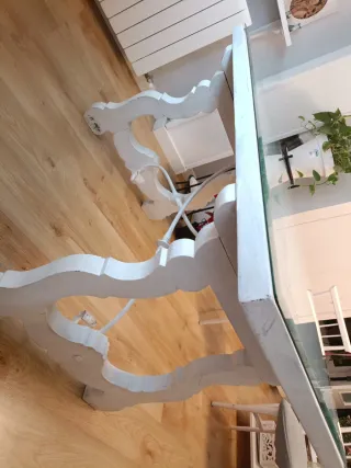 Tavolo da pranzo rustico in legno e vetro