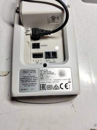 AXIS P1364 Cámara IP HDTV 720p Lightfinder PoE Varifocal