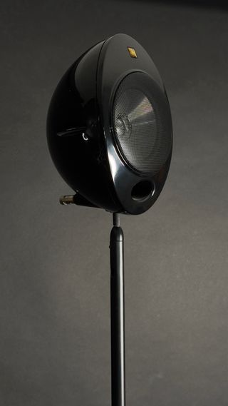 Altavoces KEF HTS/HTC 2001.3 Egg y Subwoofer