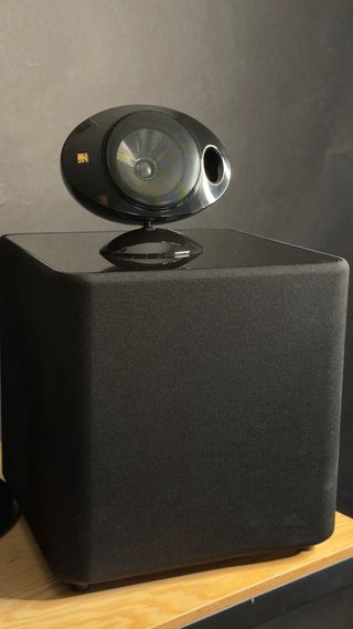 Altavoces KEF HTS/HTC 2001.3 Egg y Subwoofer