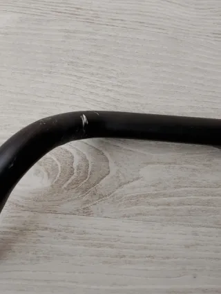 Manillar Gravel Negro de aluminio Decathlon.