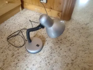 Lámpara de mesa flexible plata