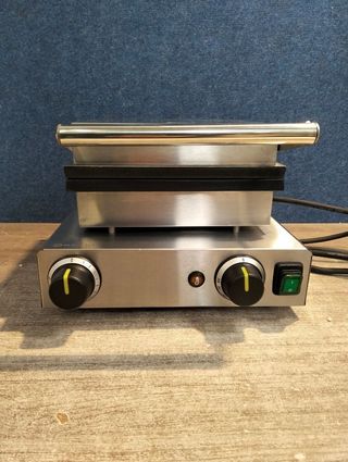 HENDI Gofrera eléctrica, 4 gofres de paleta